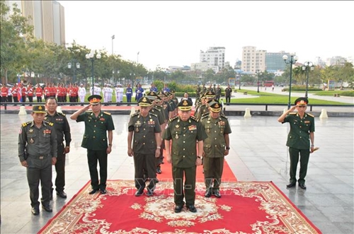 Tri ân các anh hùng liệt sĩ quân tình nguyện Việt Nam hy sinh tại Campuchia

