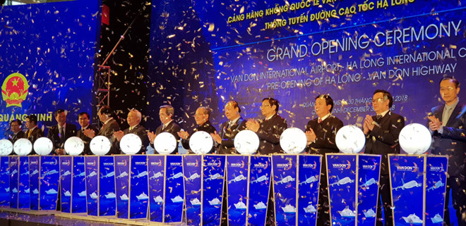 Thủ tướng Nguyễn Xuân Phúc dự lễ khai trương 3 dự án giao thông tại Quảng Ninh