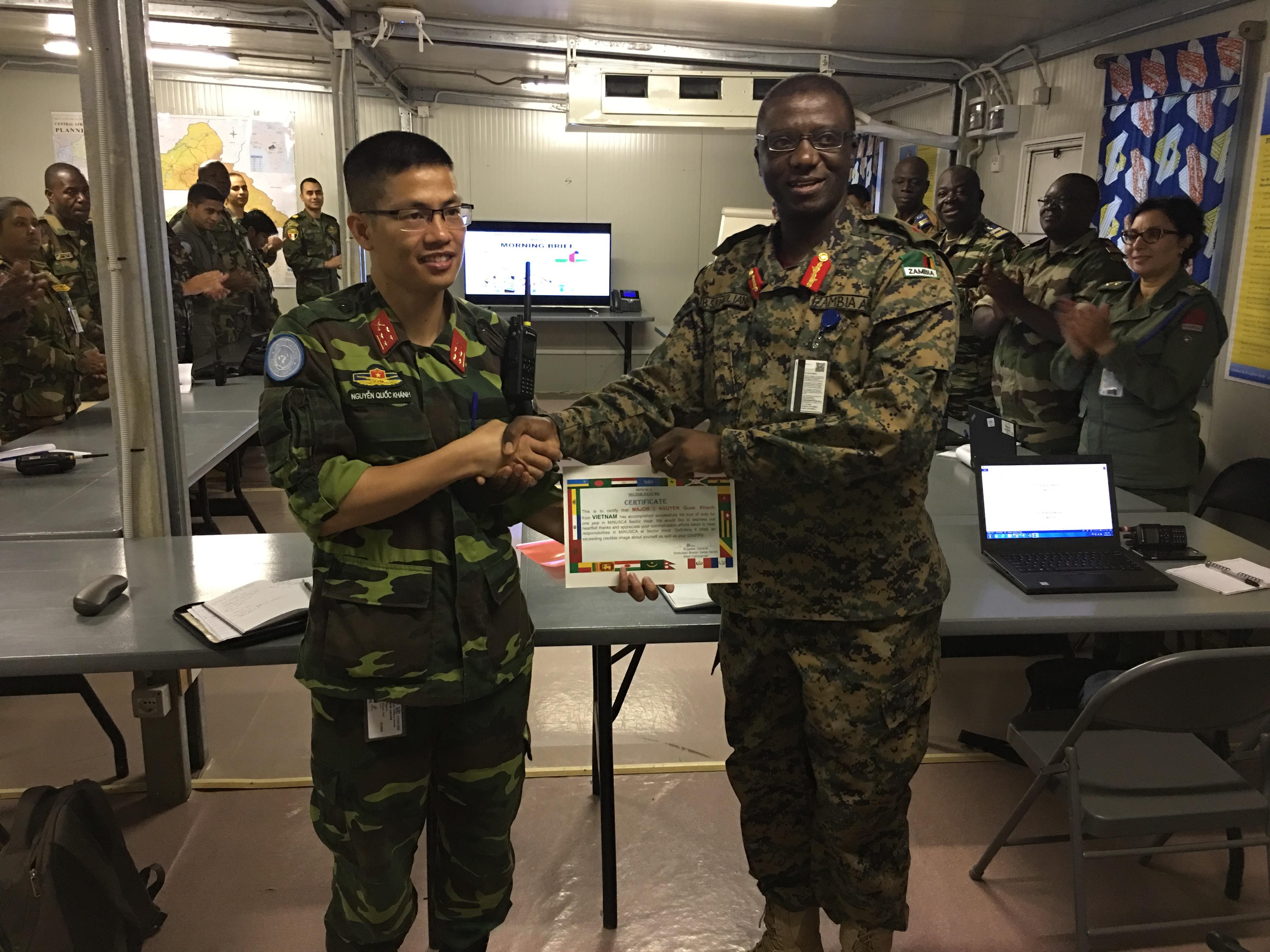 Rạng danh sĩ quan Việt Nam ở Trung Phi