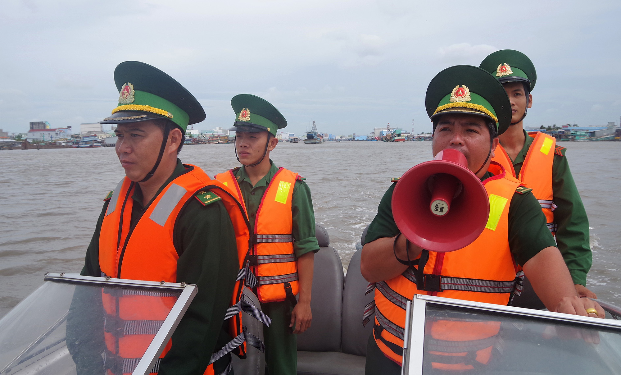 Các tỉnh ven biển Đồng bằng sông Cửu Long kêu gọi ngư dân phòng tránh bão