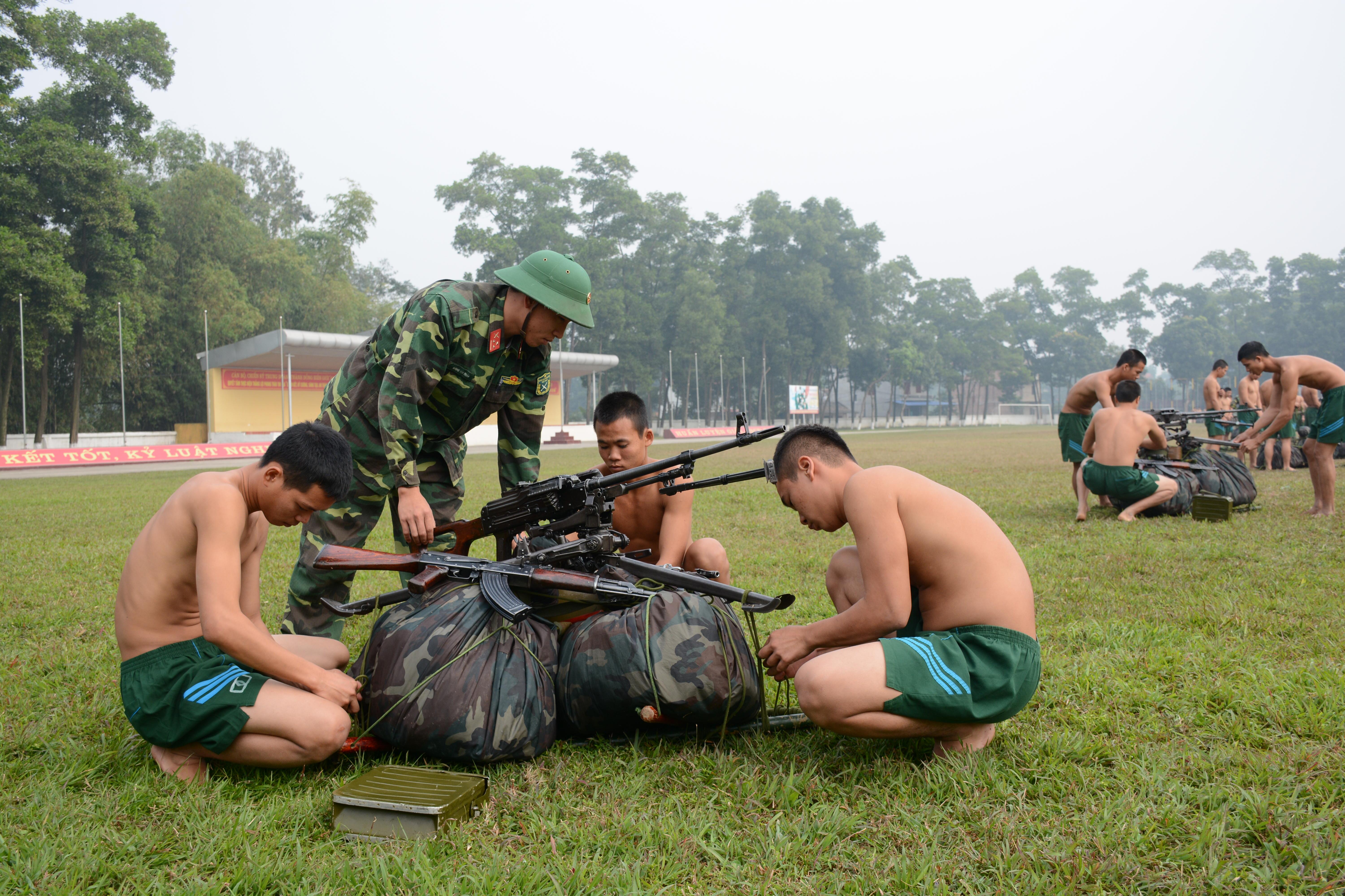 Bài 3: Tháo gỡ vướng mắc, tạo sự thống nhất trong huấn luyện