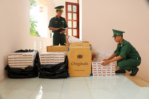 Bộ đội Biên phòng tỉnh An Giang bắt giữ 3.750 gói thuốc lá ngoại nhập lậu