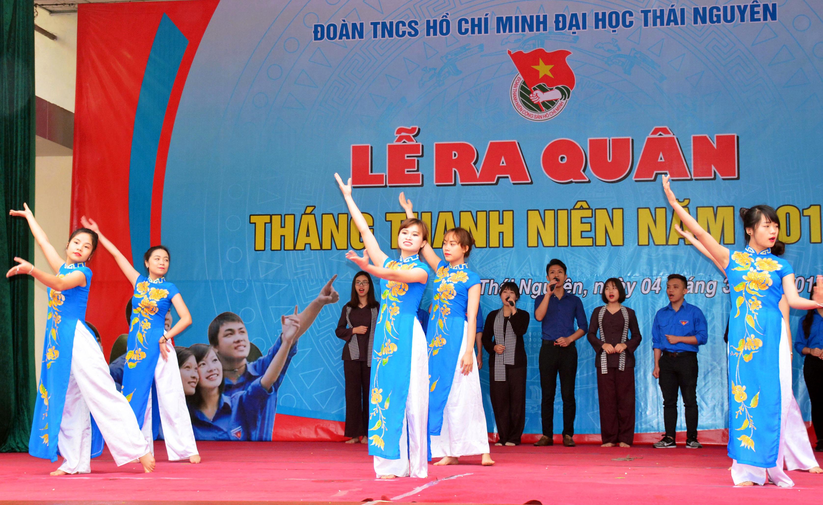 Tăng cường giáo dục lý tưởng cách mạng, đạo đức, lối sống cho tuổi trẻ