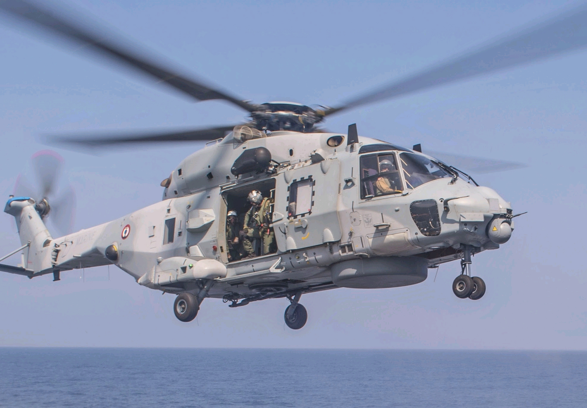 Tây Ban Nha nâng cao năng lực vận tải bằng trực băng NH90

