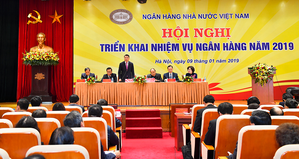 Thủ tướng Nguyễn Xuân Phúc: Hệ thống tín dụng phải có trách nhiệm hỗ trợ người dân

