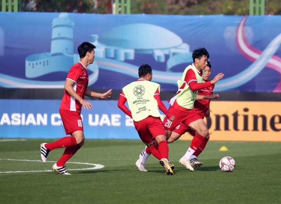 ĐT Việt Nam hăng say tập luyện, chuẩn bị cho trận đấu gặp Iran