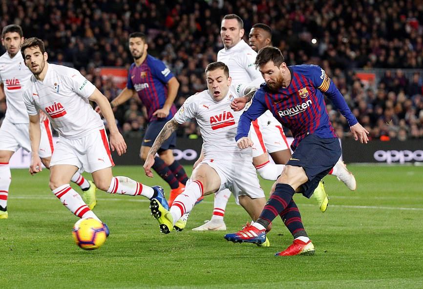 Barca thắng dễ Eibar, Real nhọc nhằn vượt qua Betis