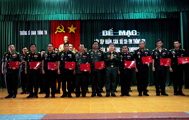 Bế mạc lớp tập huấn cán bộ Quân đội Hoàng gia Campuchia

