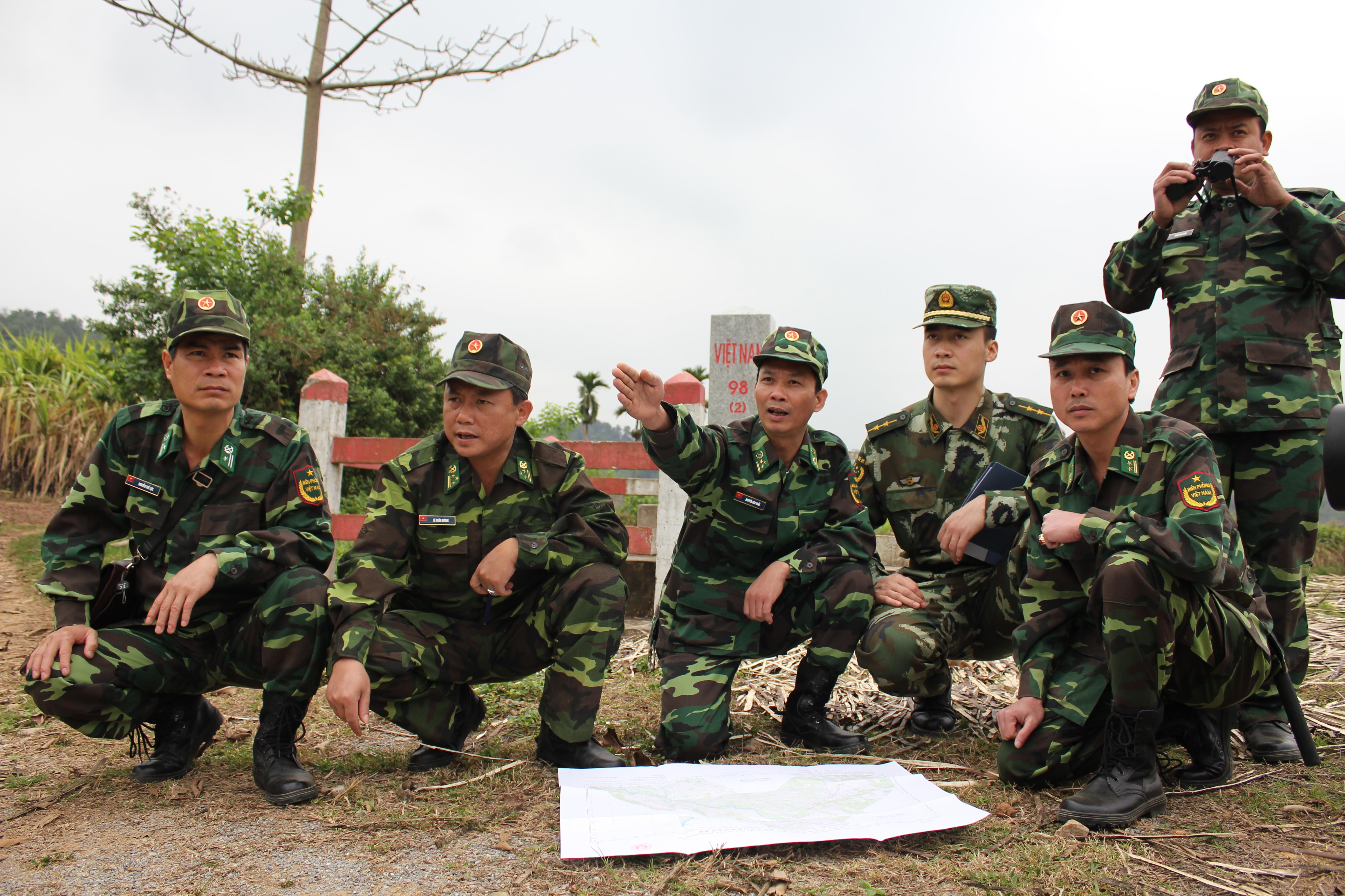 
Thêm gắn kết tình hữu nghị và trách nhiệm bảo vệ biên giới chung                                                                                                                                                 

