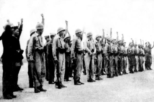 Xây dựng lực lượng vũ trang trước khi bước vào toàn quốc kháng chiến