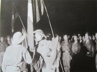 Tự hào về tình đoàn kết đặc biệt, thủy chung, trong sáng, vững bền (*)