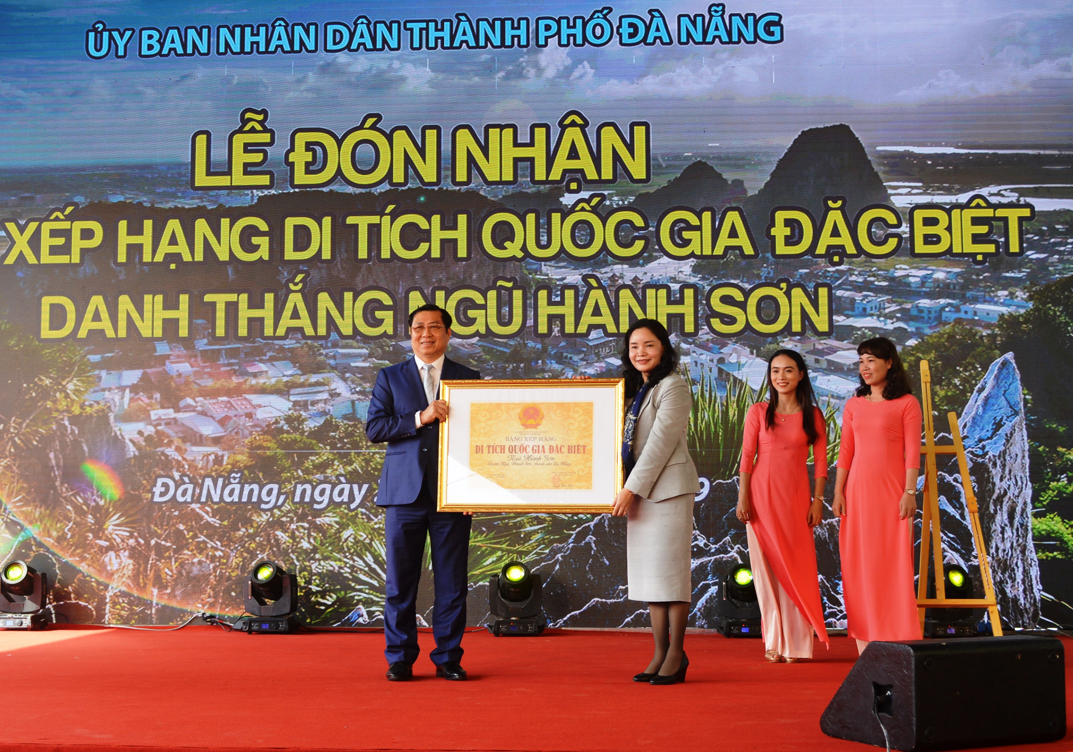 Đà Nẵng đón nhận Bằng xếp hạng Di tích quốc gia đặc biệt danh thắng Ngũ Hành Sơn