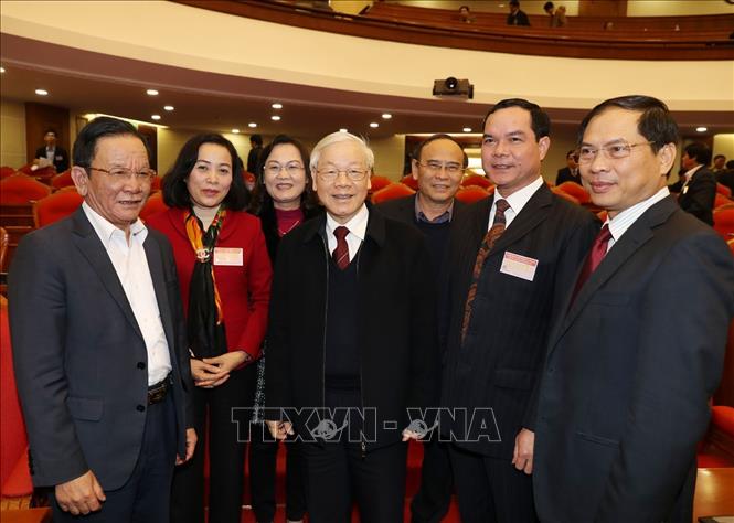 Xây dựng, hoàn thiện thể chế, chính sách, pháp luật để 