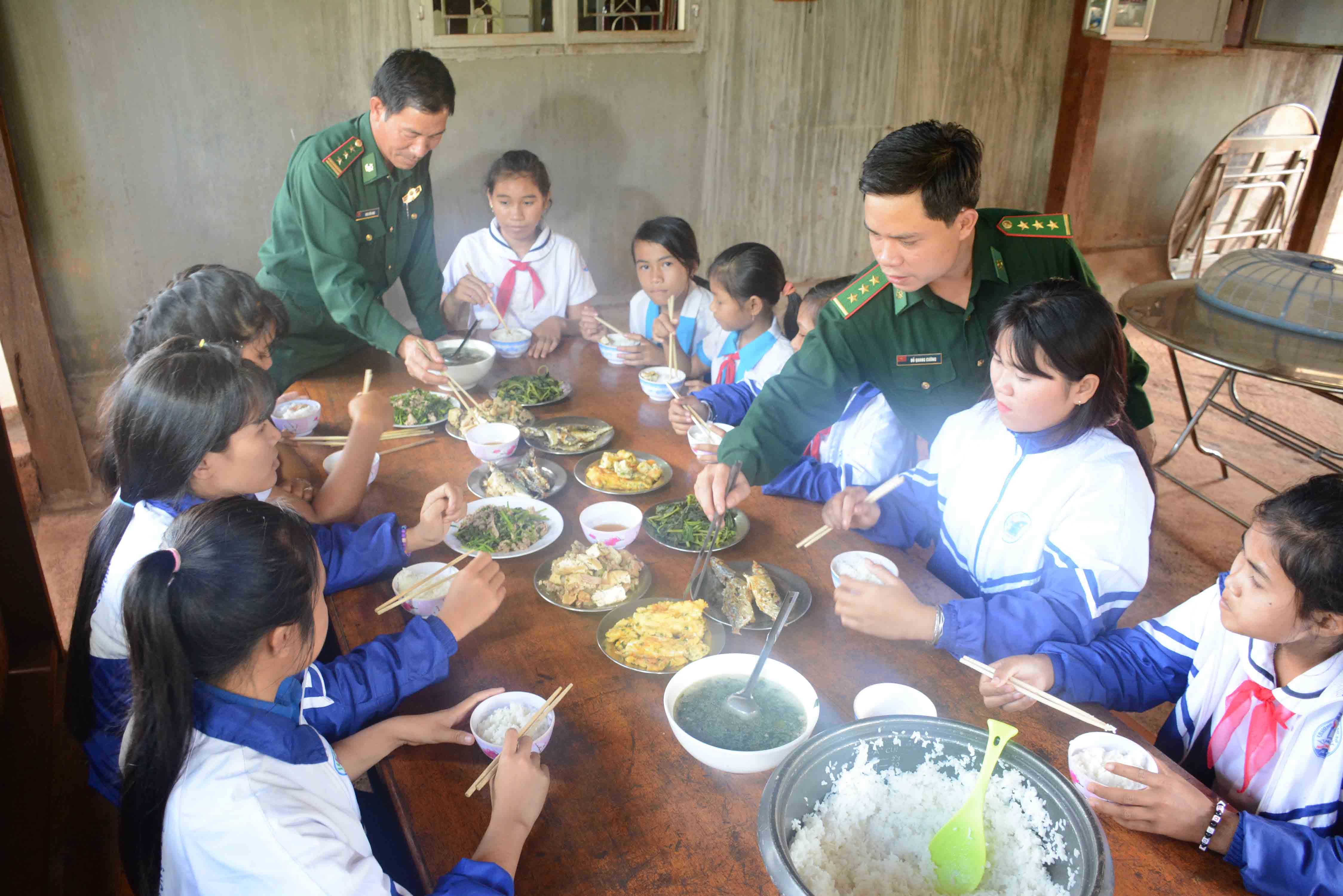 Những “người cha” biên phòng