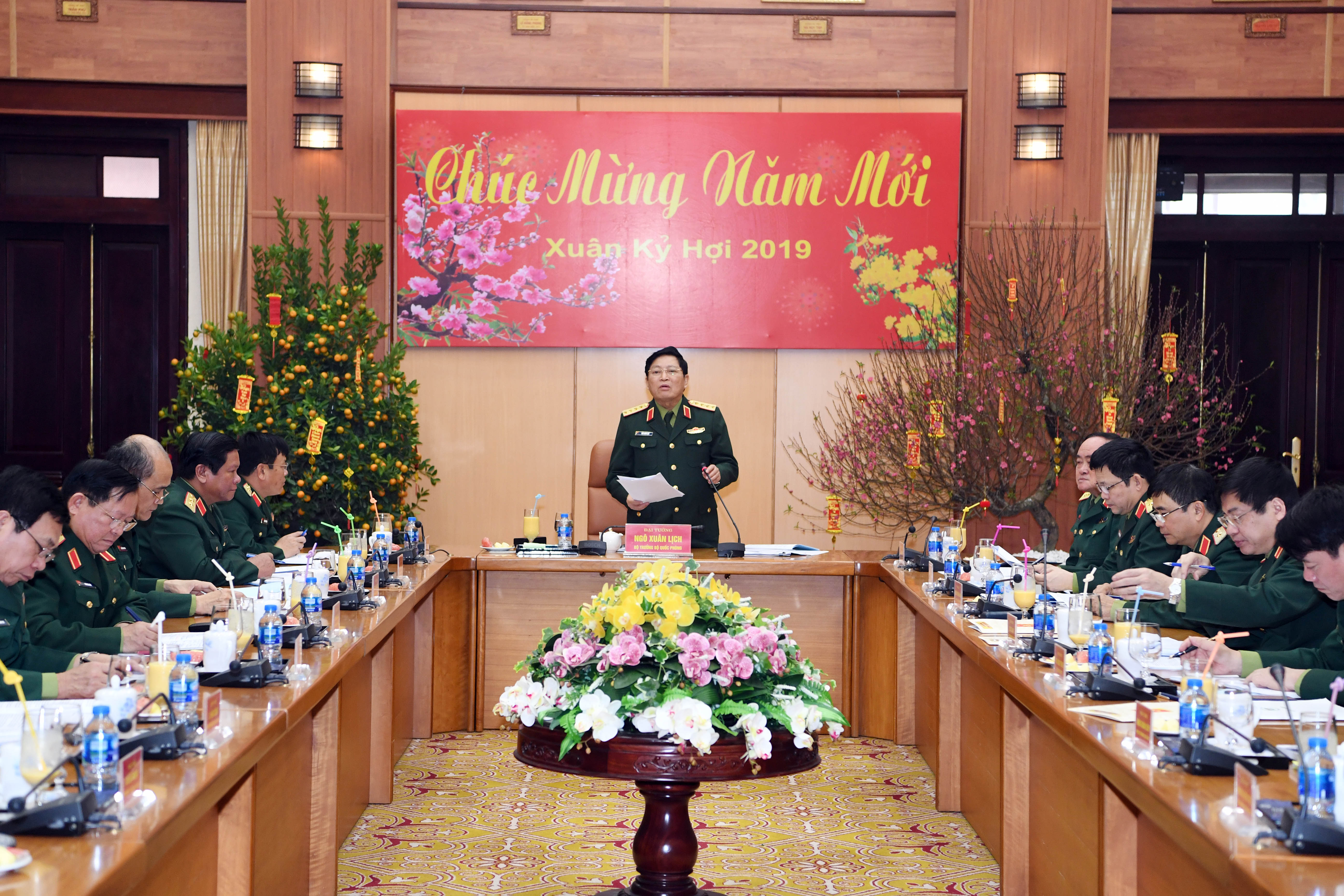 Đại tướng Ngô Xuân Lịch làm việc với Tổng cục Hậu cần và Tổng cục Kỹ thuật