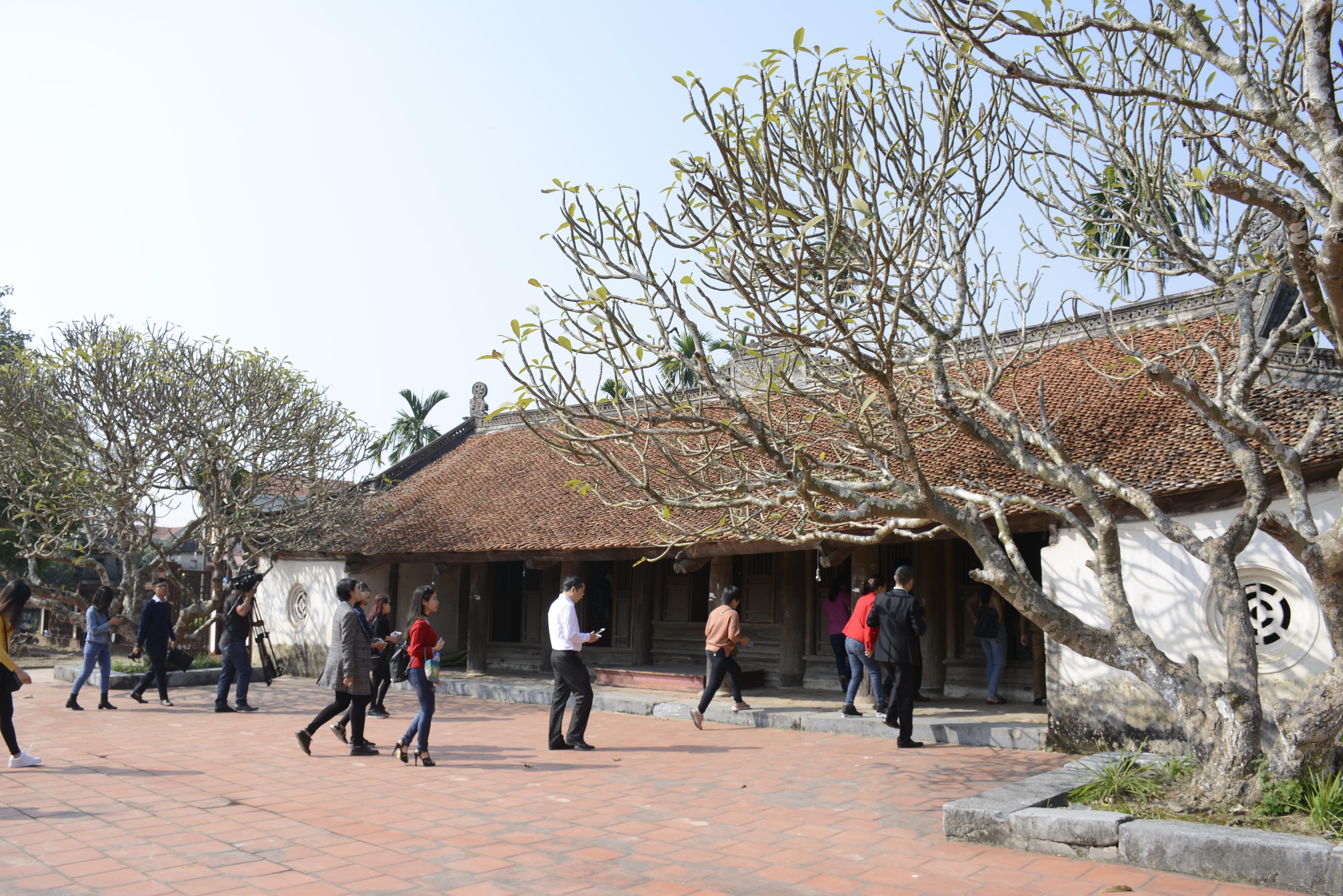 Cầu an đầu xuân