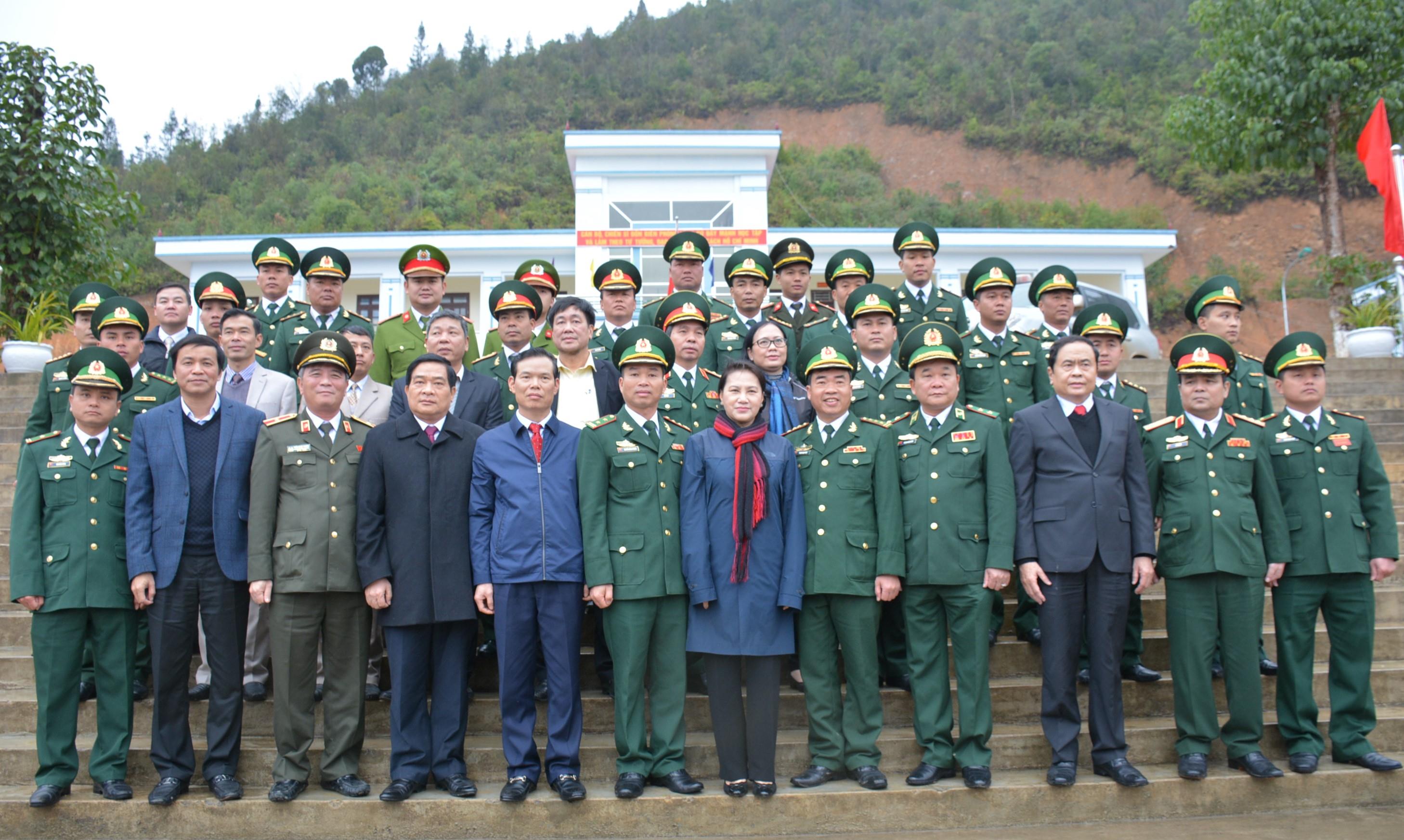 Chủ tịch Quốc hội với Bộ đội Biên phòng