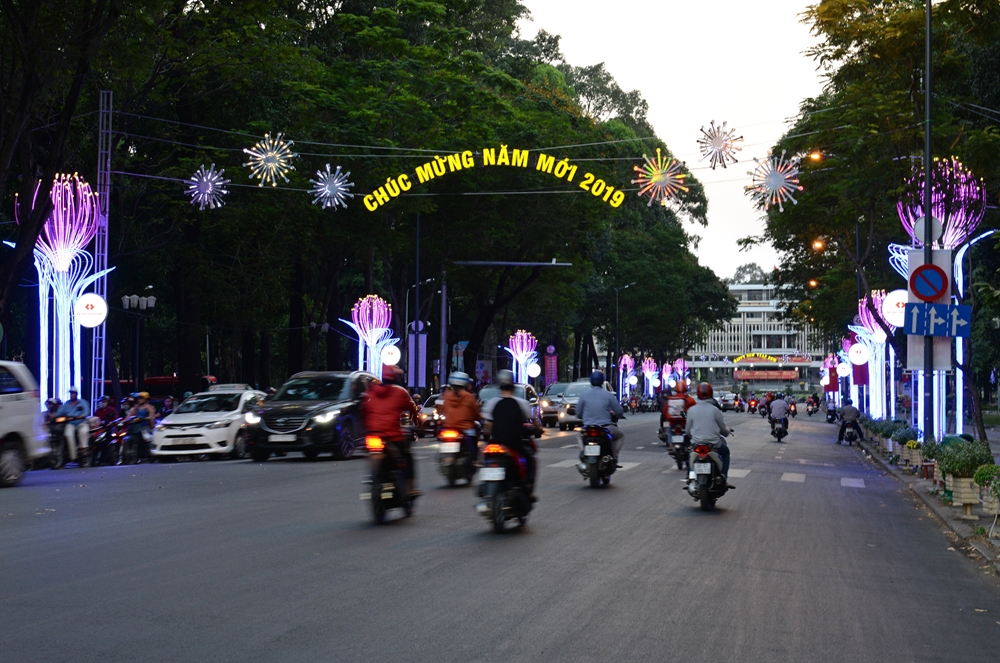 Đường Lê Duẩn trước Dinh Thống Nhất.