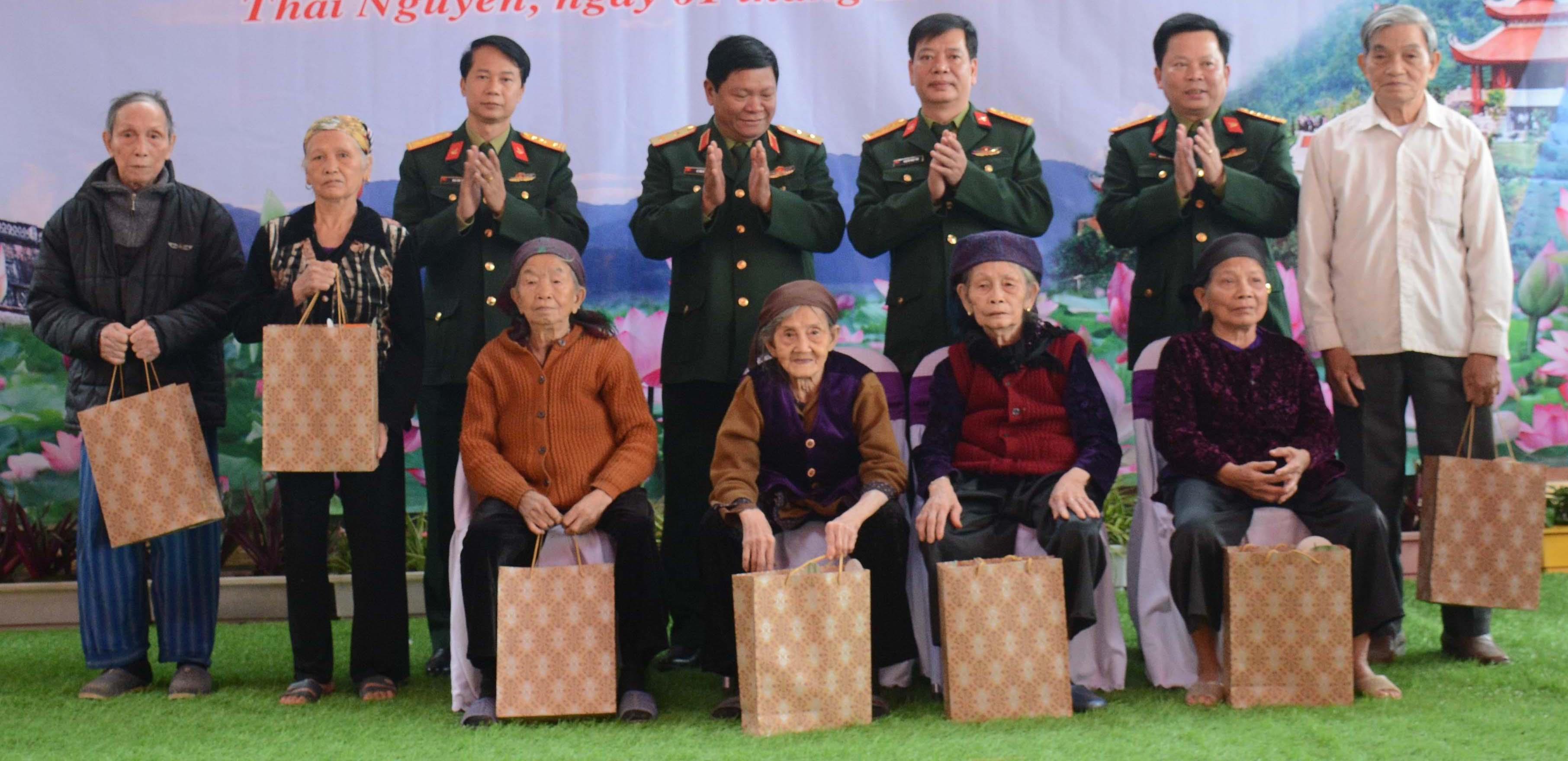 “Cảm ơn bộ đội hậu cần!”