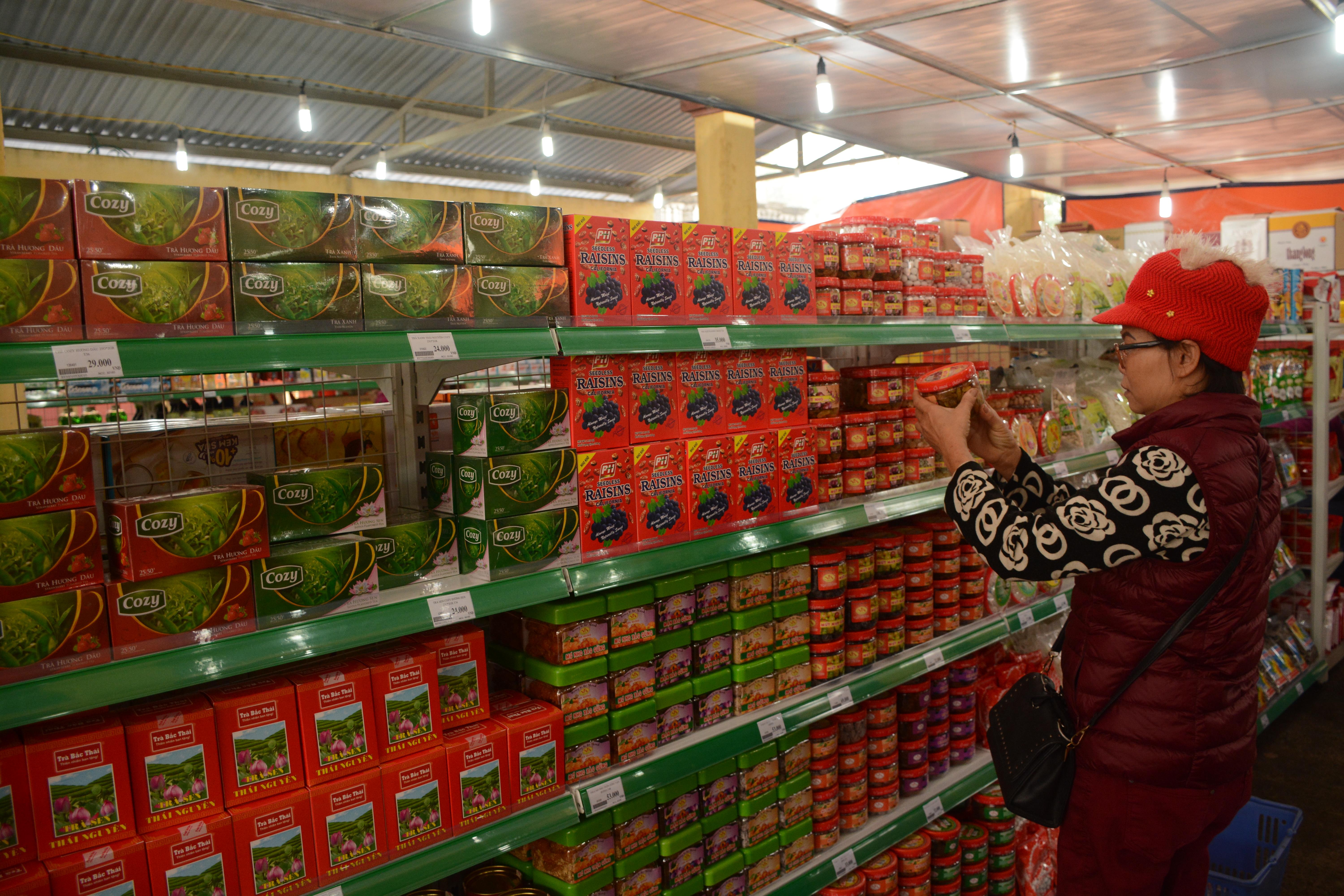 Bảo đảm hàng hóa Tết tại ngoại thành Hà Nội