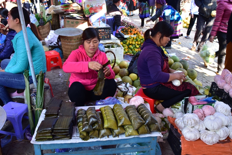 Bắc Hà để nhớ hương vị bánh chưng đen