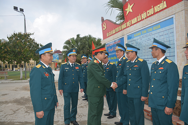 Thượng tướng Phan Văn Giang kiểm tra công tác trực SSCĐ tại một số đơn vị phía Nam Hà Nội