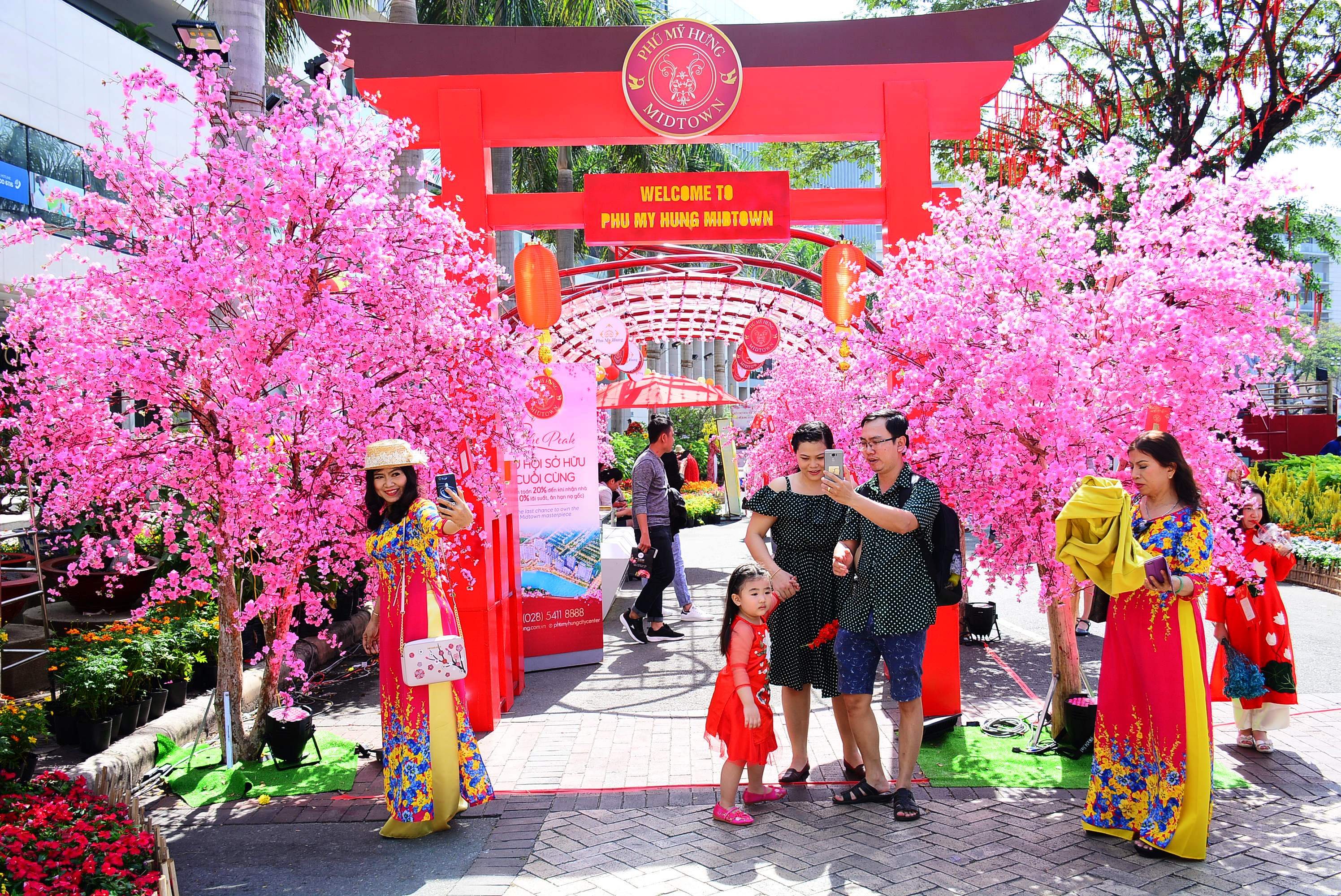 Du Xuân ở “làng hoa” Phú Mỹ Hưng