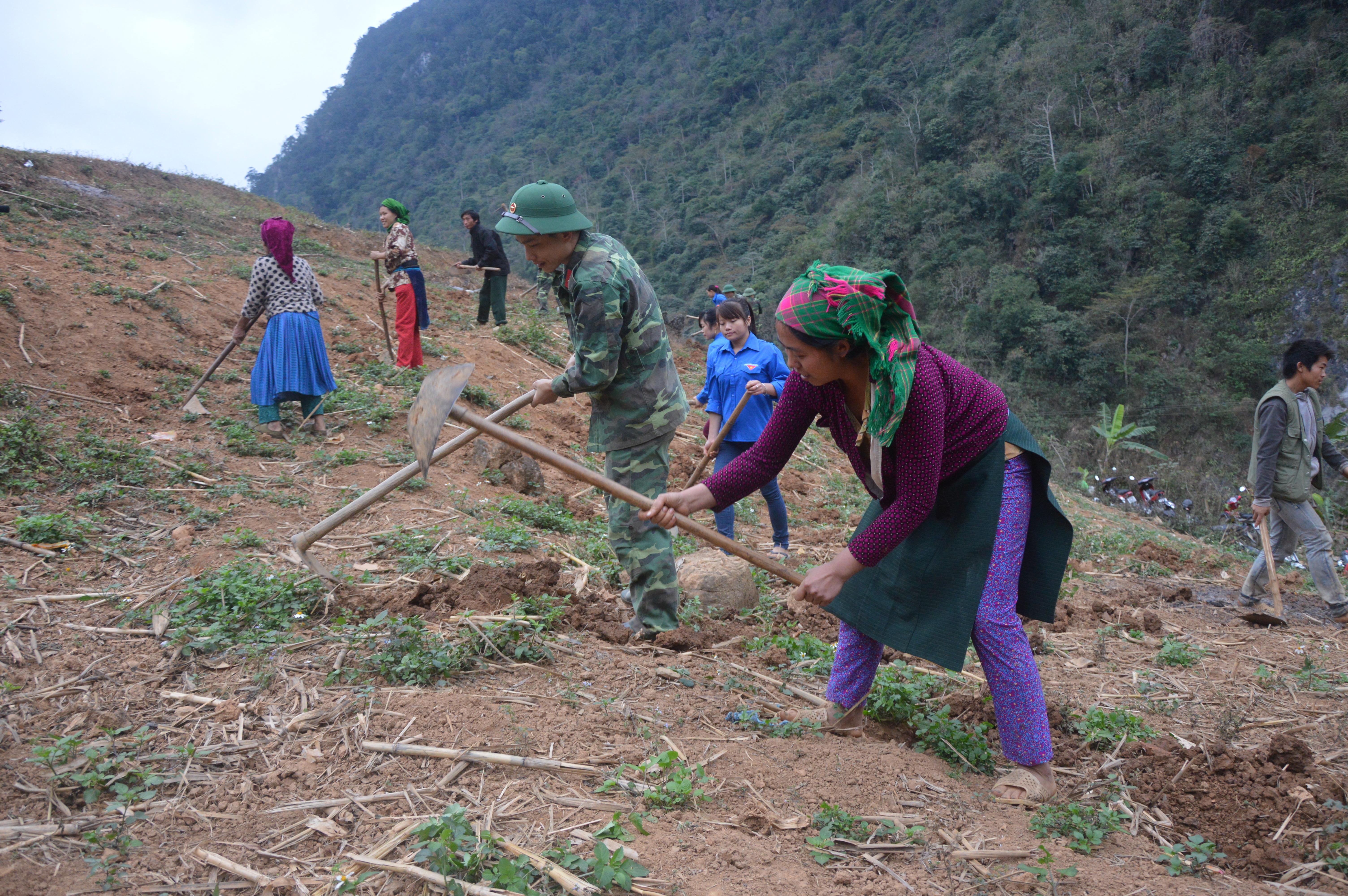 Đồng lòng giữ vững biên cương