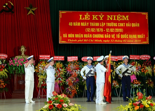 Trường Cao đẳng kỹ thuật Hải quân đón nhận Huân chương Bảo vệ Tổ quốc hạng Nhất