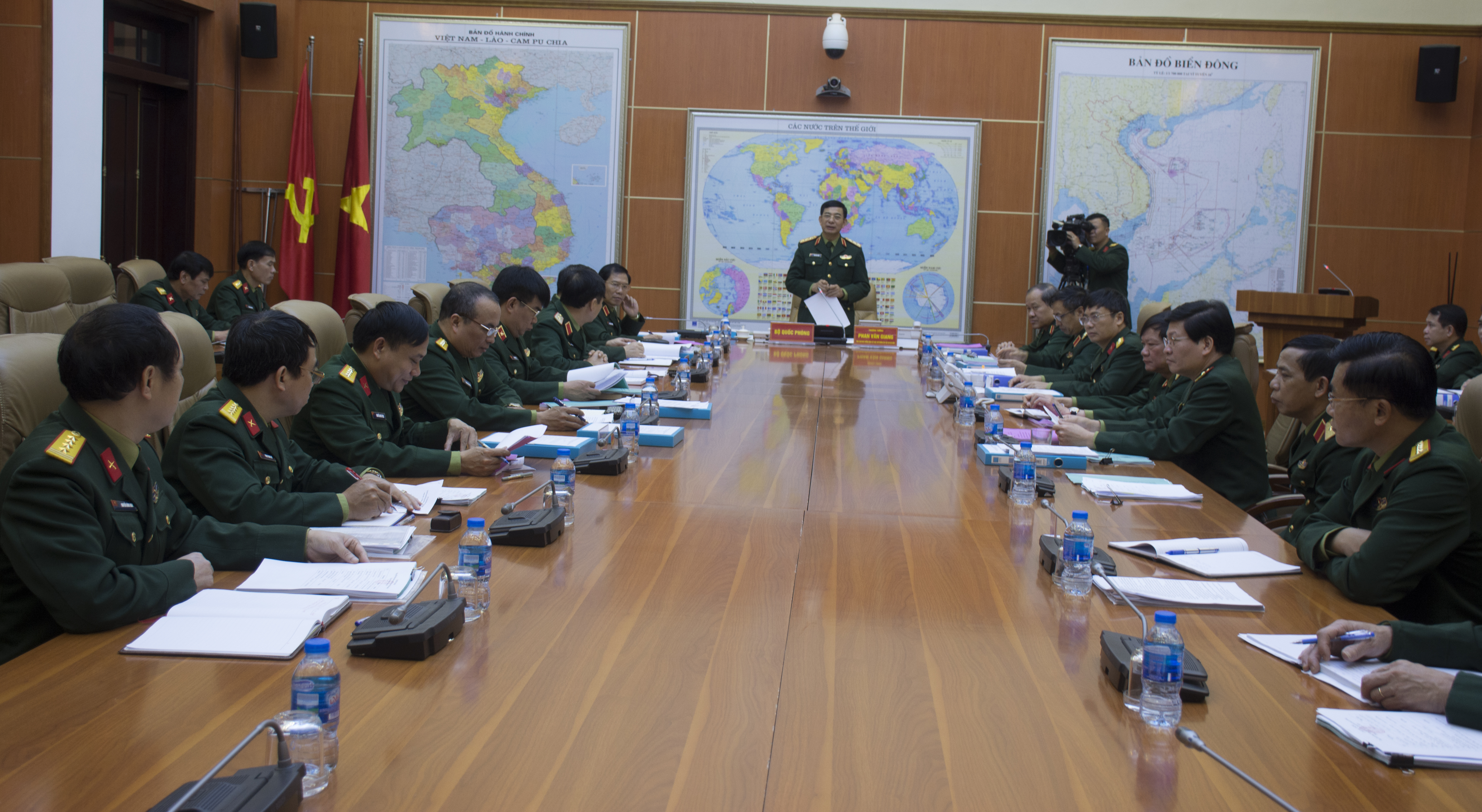 Bộ Quốc phòng họp Hội đồng nâng ngạch, bãi miễn chức danh sĩ quan chuyên môn-kỹ thuật-nghiệp vụ