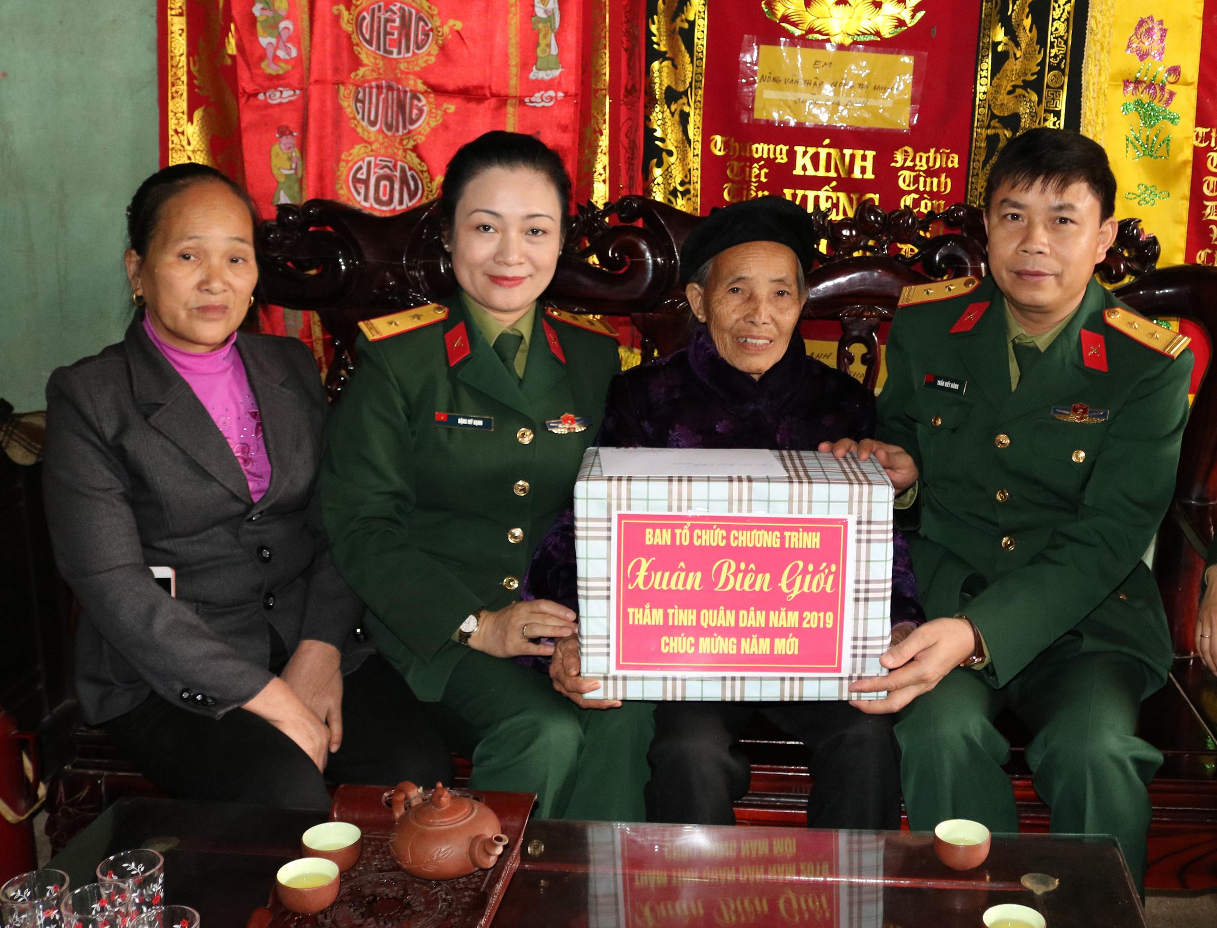 Nghĩa cử tri ân quân dân nơi biên giới