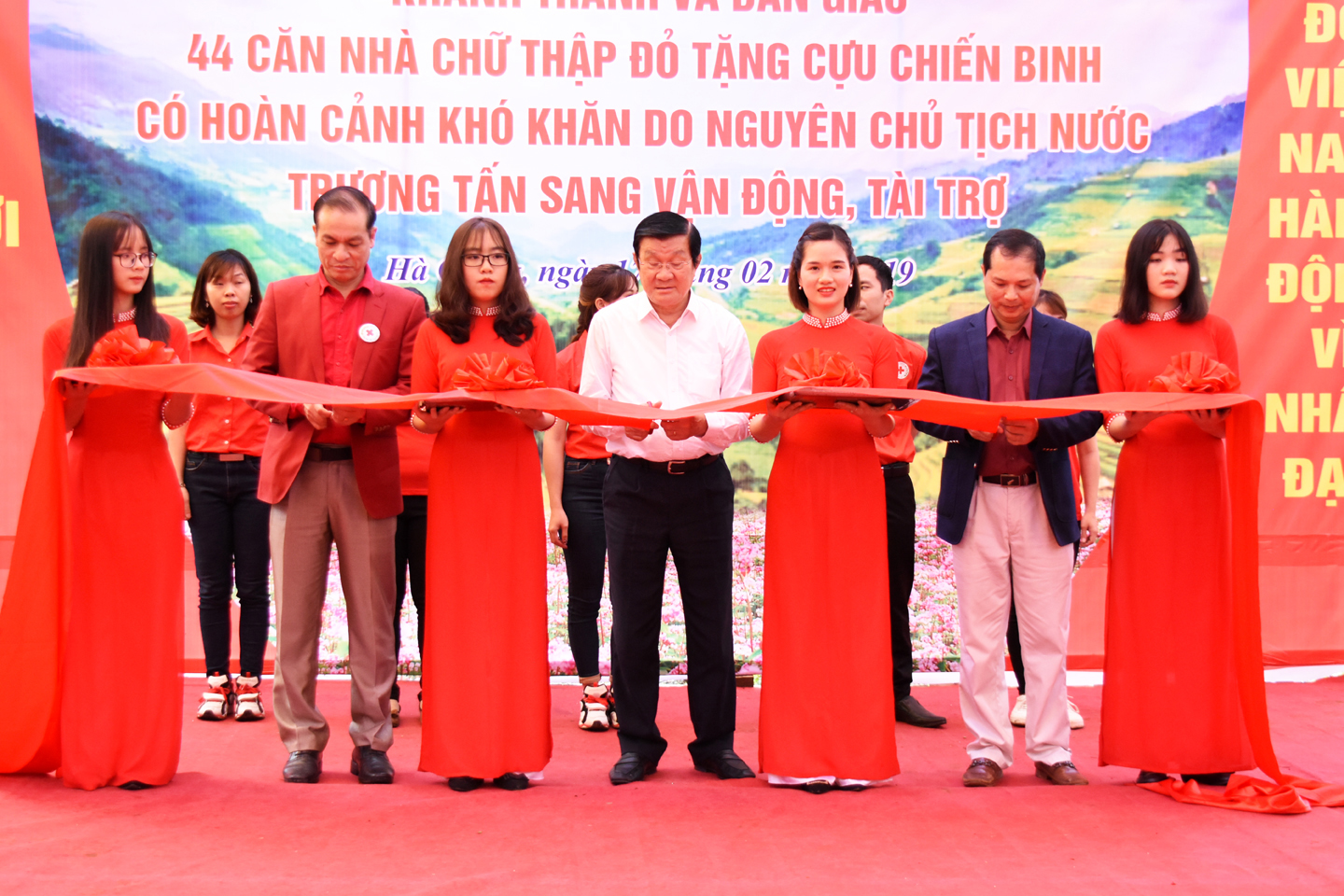 Nguyên Chủ tịch nước Trương Tấn Sang vận động xây dựng nhà cho các cựu chiến binh

