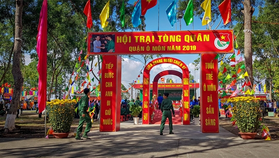 NGÀY HỘI TÒNG QUÂN THIÊNG LIÊNG