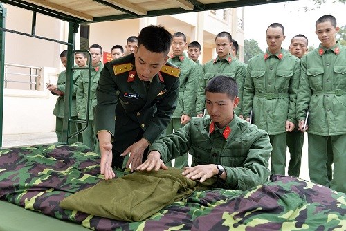 GẦN GŨI, GIÚP ĐỠ CHIẾN SĨ