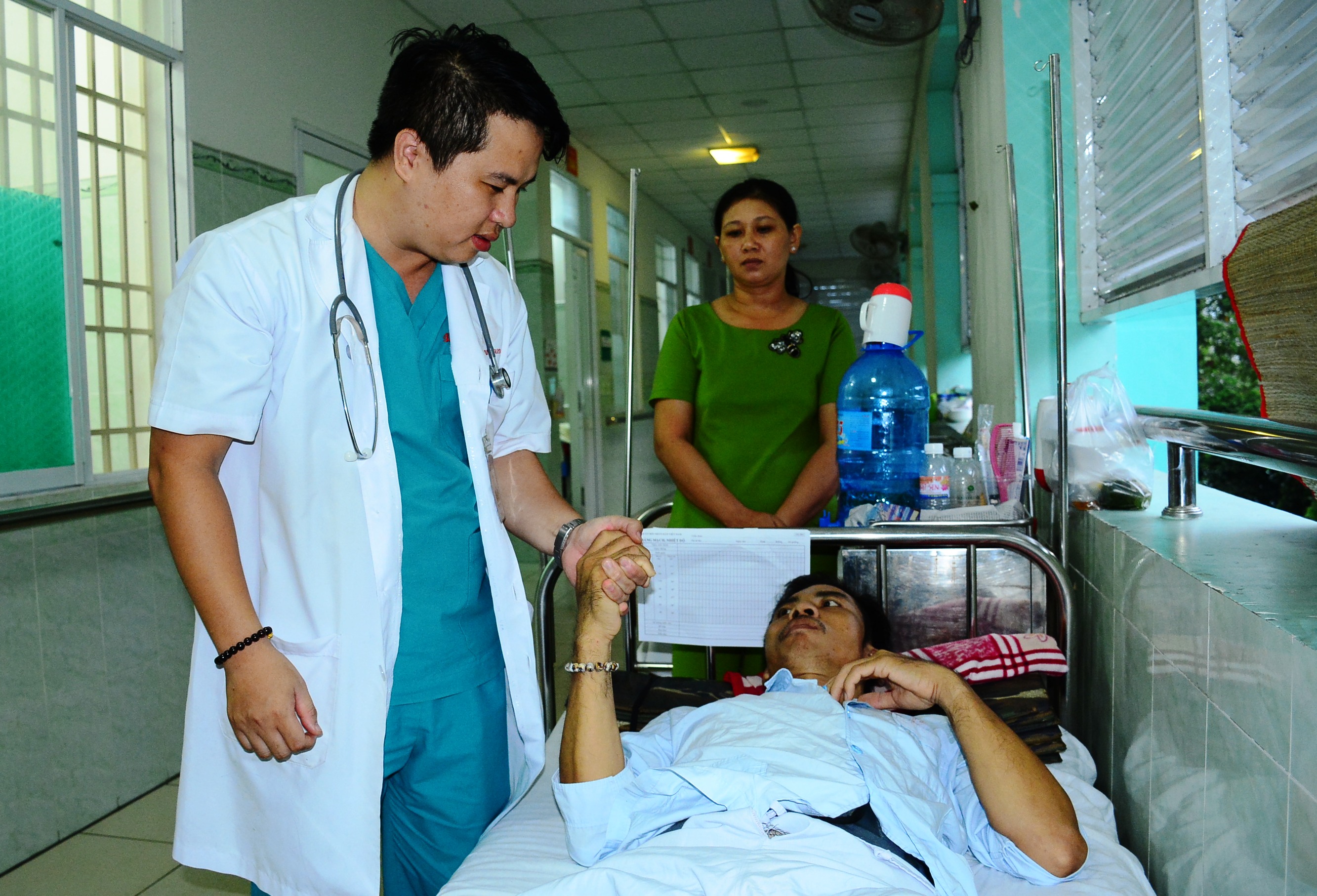 Bác sĩ trẻ tài năng, giàu lòng nhân ái

