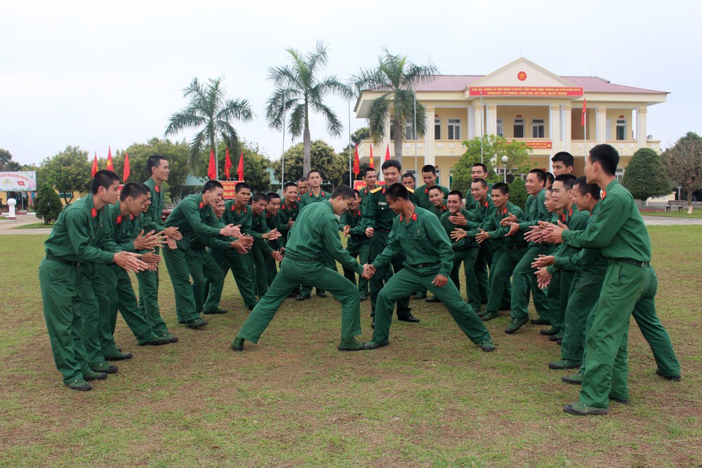 NÂNG CAO ĐỜI SỐNG VĂN HÓA Ở ĐƠN VỊ CƠ SỞ

