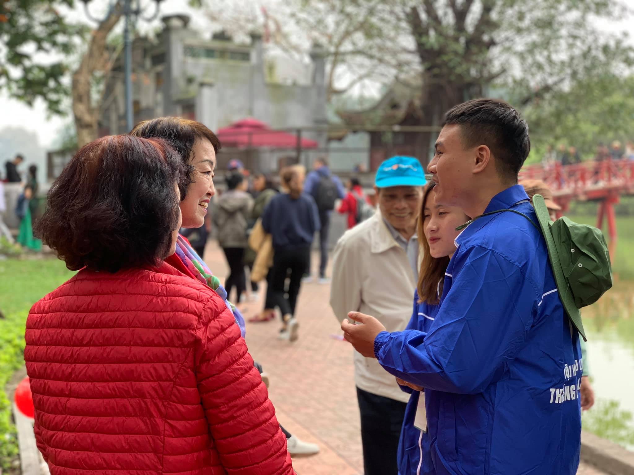 Ra quân Đội hình tình nguyện “Tuyên truyền, hỗ trợ du lịch Thăng Long - Hà Nội” 