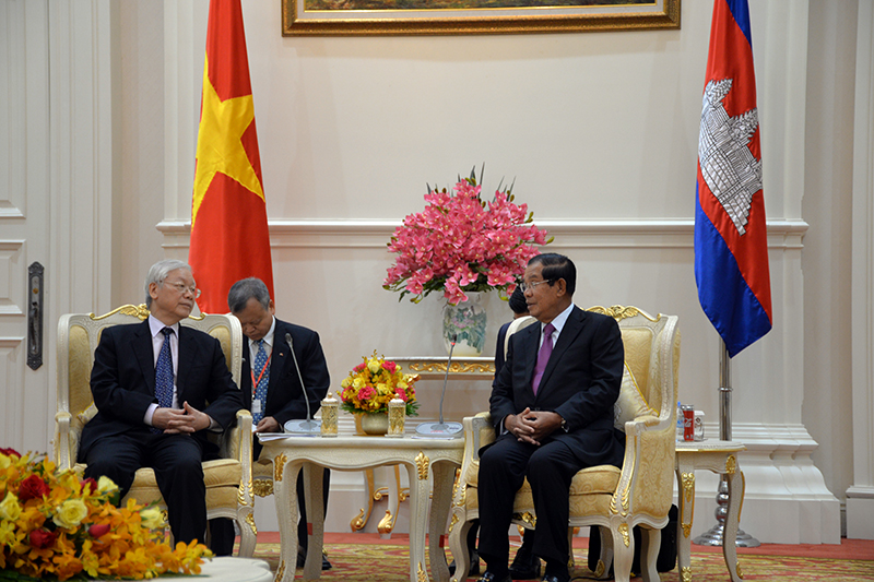 Tổng Bí thư, Chủ tịch nước Nguyễn Phú Trọng hội kiến với Thủ tướng Campuchia Samdech Hun Sen