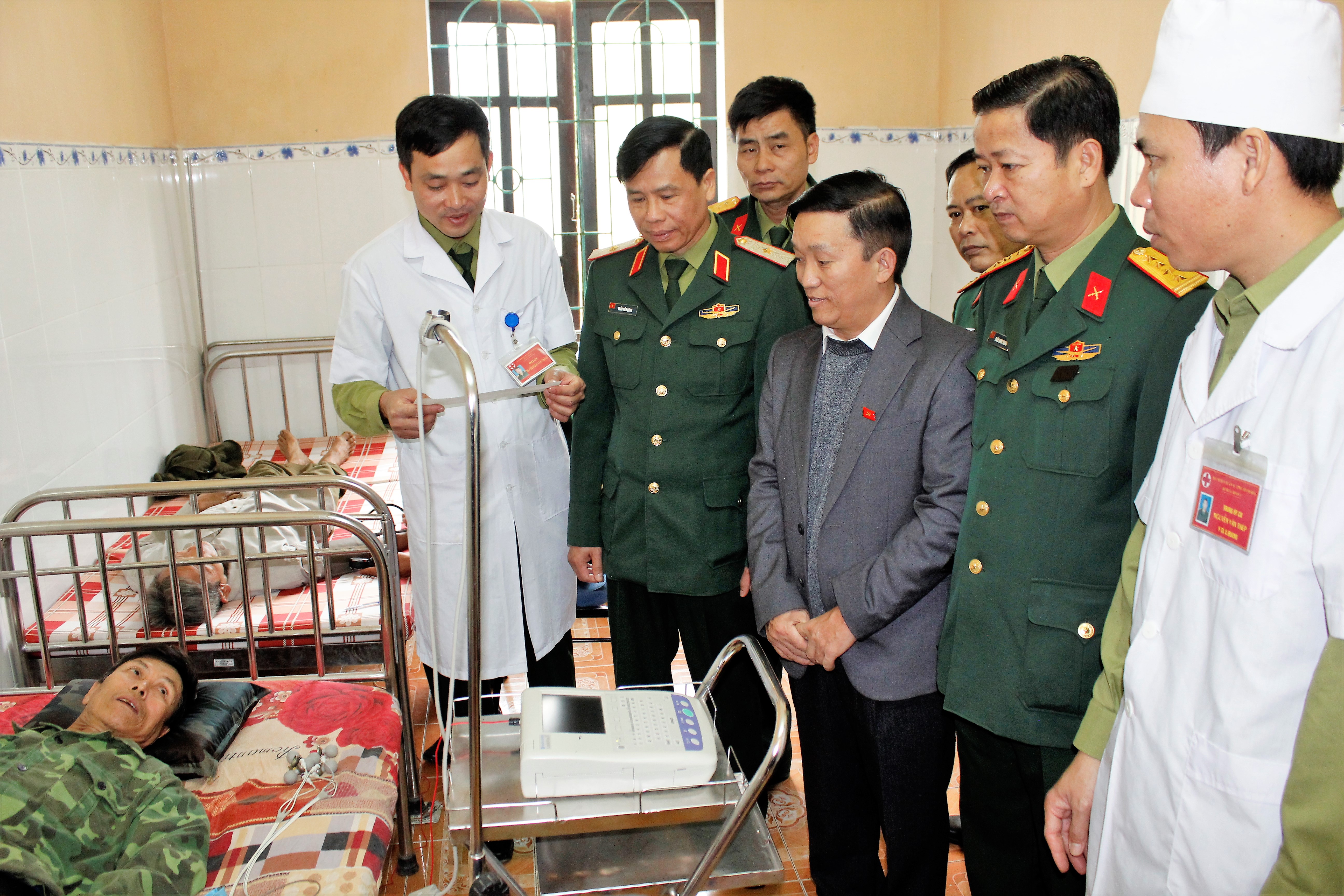 Bác sĩ hết lòng vì dân trên biên giới Việt - Lào