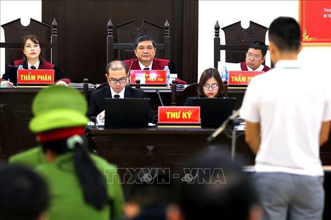 Công bố lý do cho phép hai bị cáo Phan Sào Nam và Nguyễn Văn Dương được xét xử vắng mặt