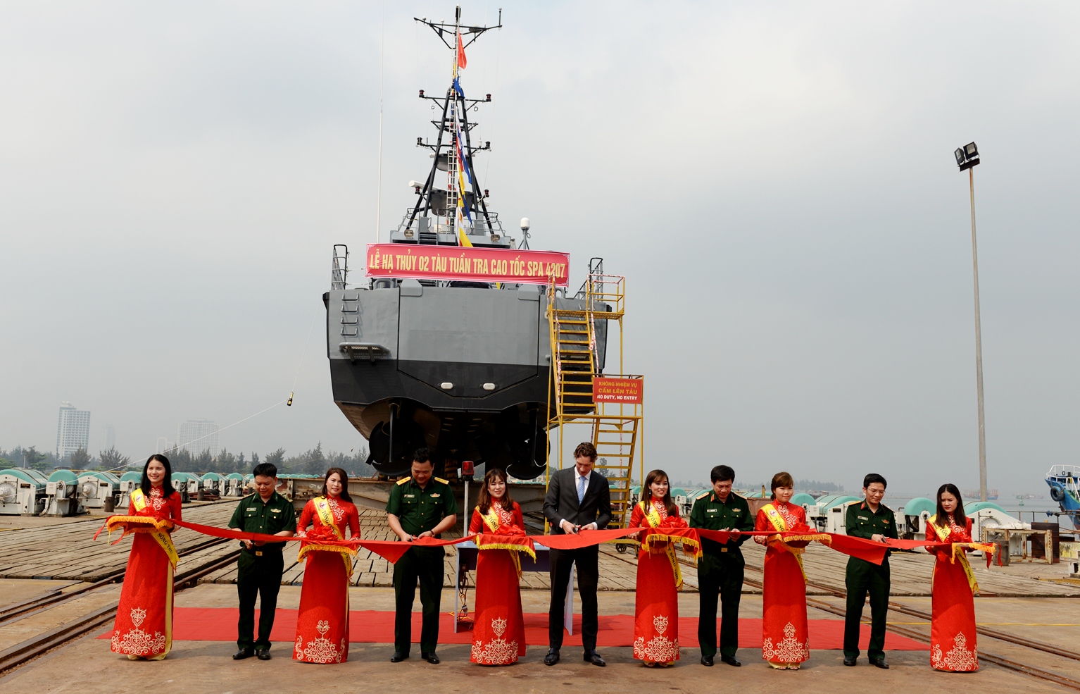 Tổng công ty Sông Thu hạ thủy hai tàu tuần tra cao tốc Spa 4207