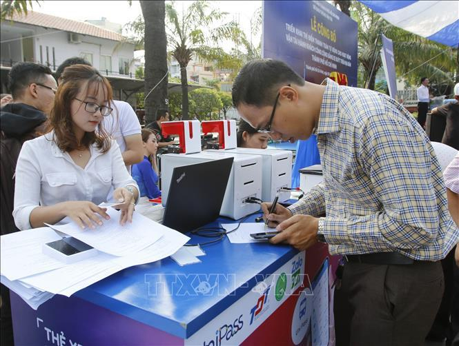 Thí điểm sử dụng vé xe buýt thông minh