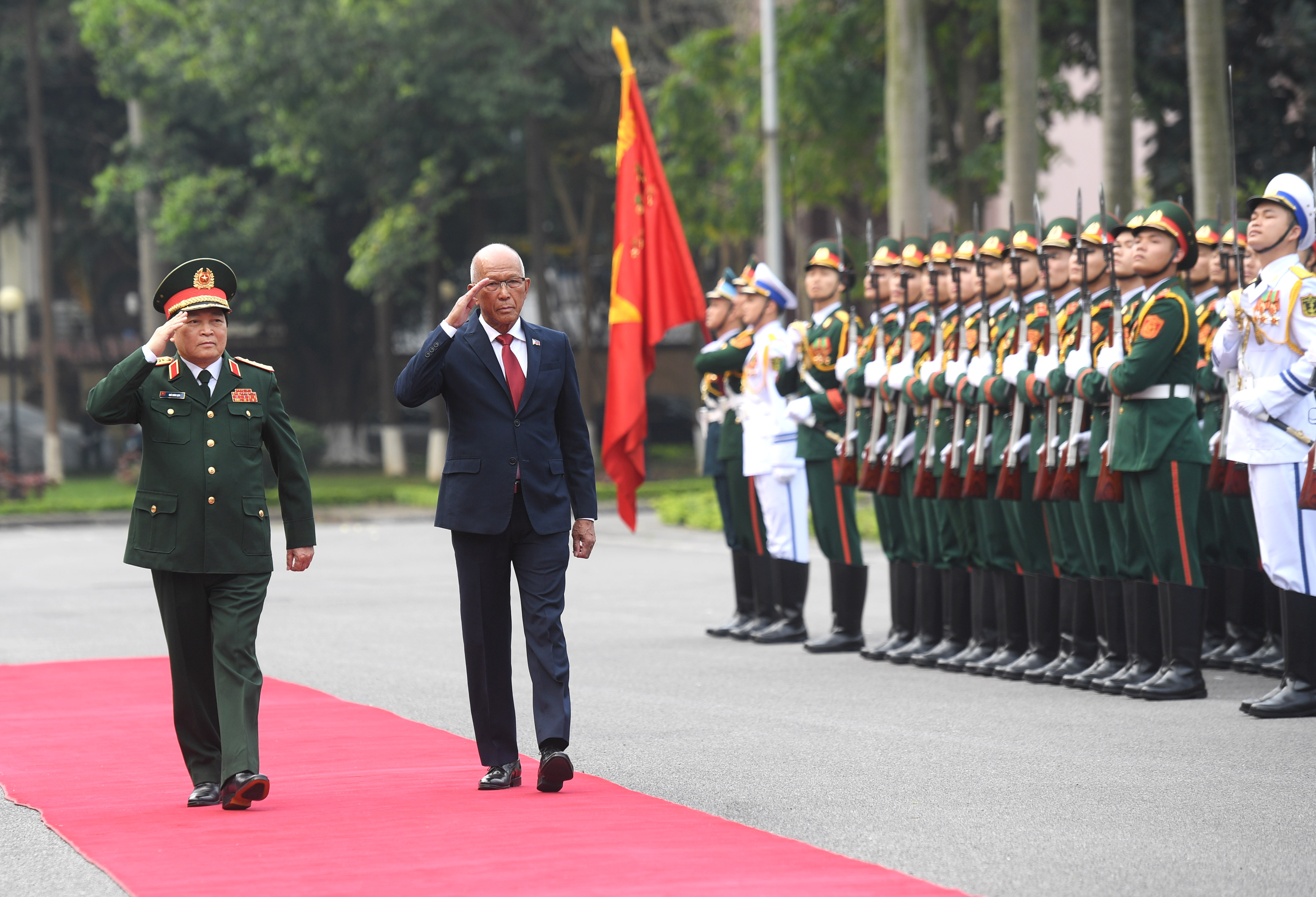 Bộ trưởng Quốc phòng Philippines thăm chính thức Việt Nam