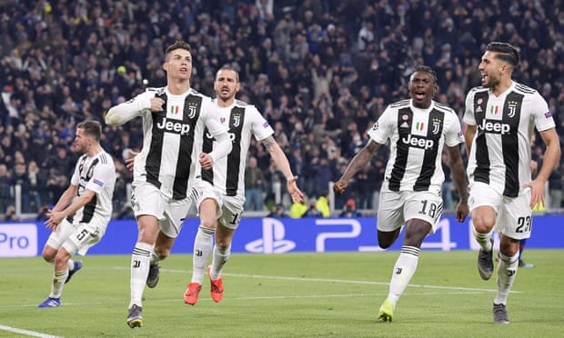 Ronaldo lập hat-trick giúp Juventus lội ngược dòng đoạt vé vào tứ kết