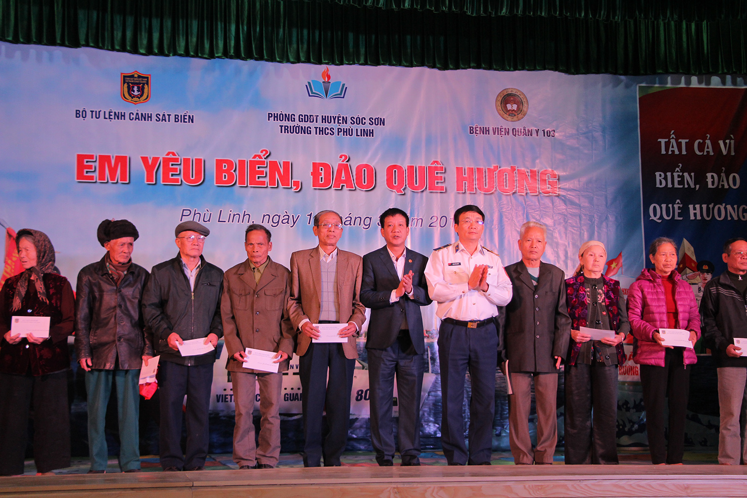 Chương trình “Em yêu biển, đảo quê hương”