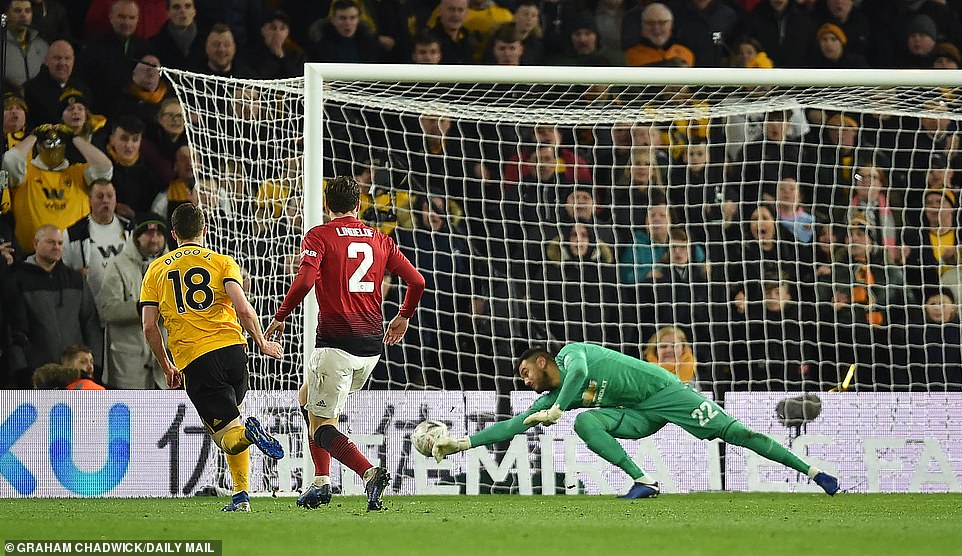 Cúp FA: Man Utd bị loại cay đắng, Man City đi tiếp nghẹt thở