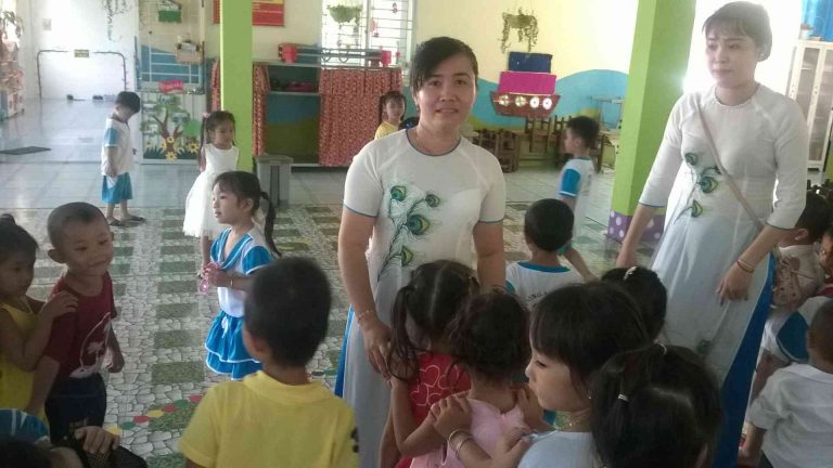 Cô giáo như mẹ hiền