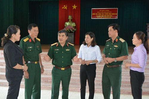 Bộ Quốc phòng kiểm tra công tác tuyển sinh quân sự tại tỉnh Bến Tre