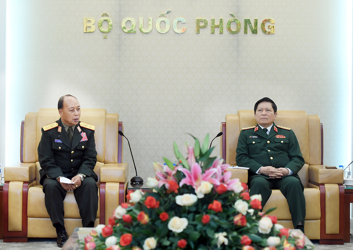 Đại tướng Ngô Xuân Lịch tiếp Chủ nhiệm Tổng cục Chính trị QĐND Lào