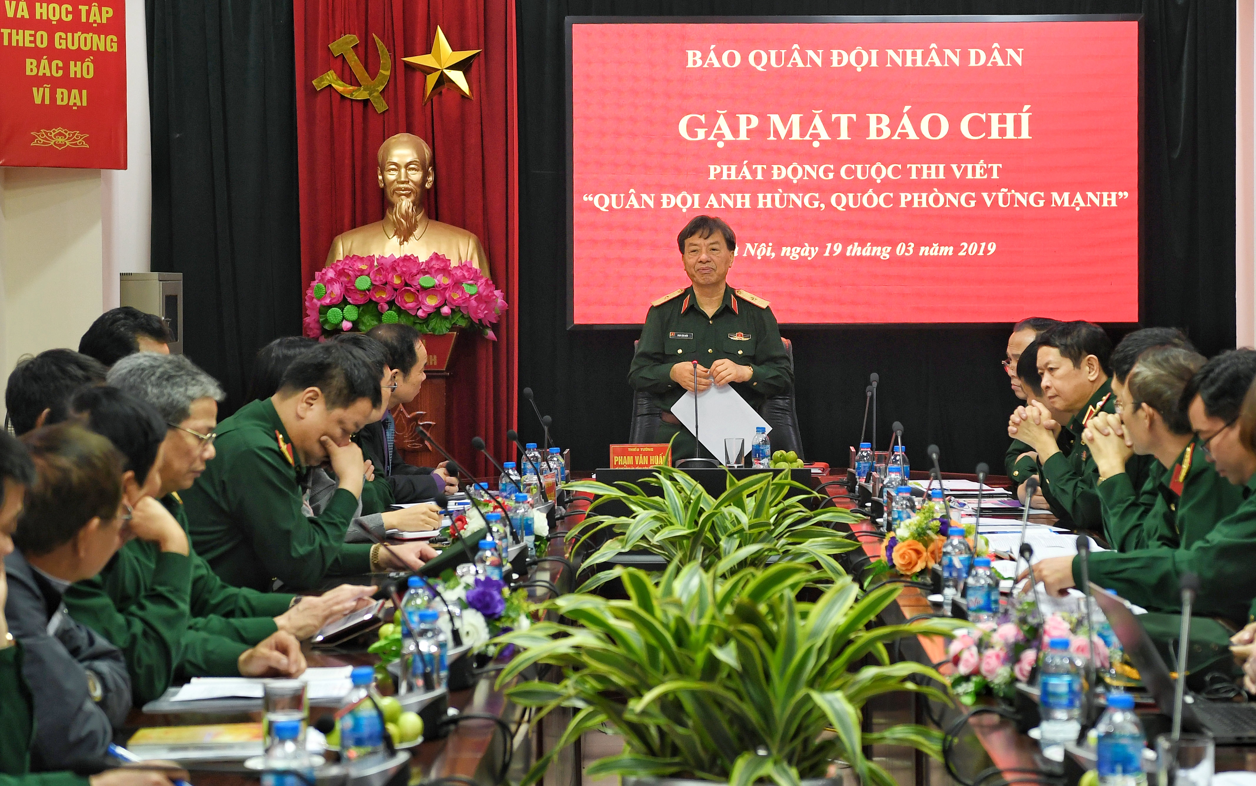 Phát động cuộc thi viết “Quân đội anh hùng, quốc phòng vững mạnh”